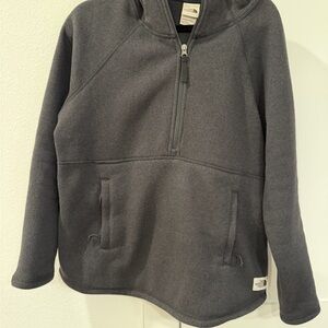 The North Face Women’s Black 1/2 Zip Fleece Pullover